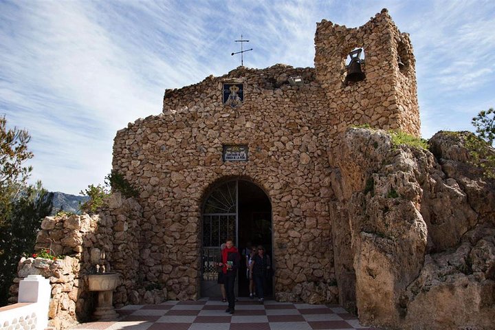 Private tours from Malaga to Mijas and and Benalmadena for up to 8 persons - Image 3