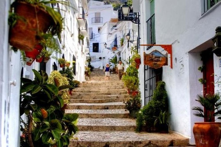 Private tours from Malaga to Nerja caves and Frigiliana for up to 8 persons - Image 5
