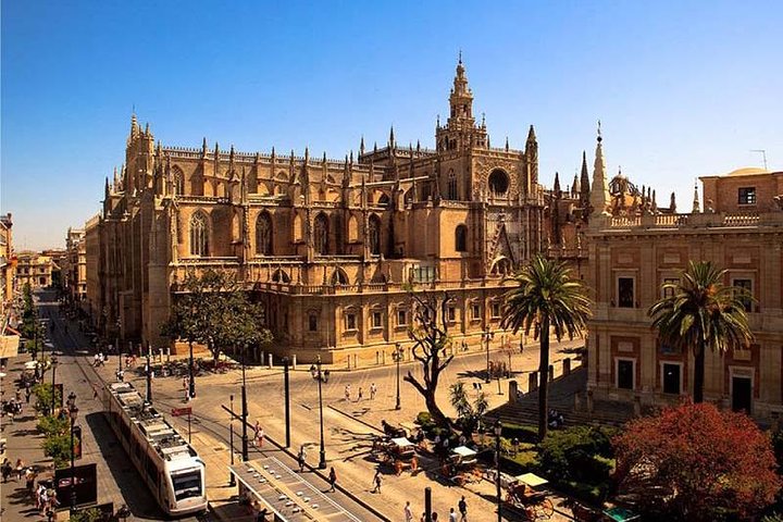 Private tours from Malaga to Seville for up to 8 persons - Image 1