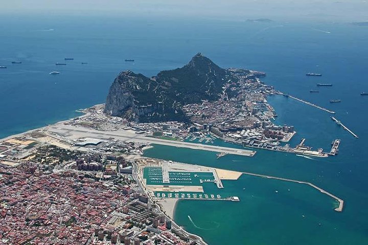 Private tours from Malaga to the Rock of Gibraltar for up to 8 persons - Image 4