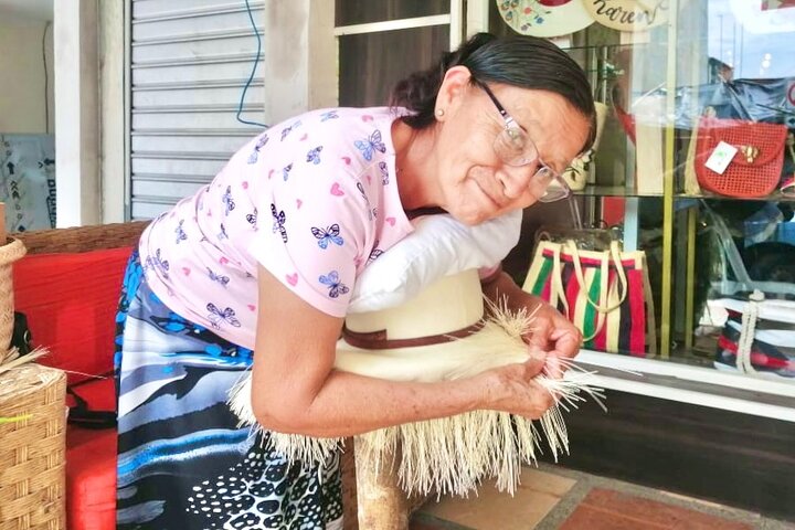 Panama Hat Maker, Artisan goods, Museum, Beachfront local Cuisine. SHORE TOUR - Image 2