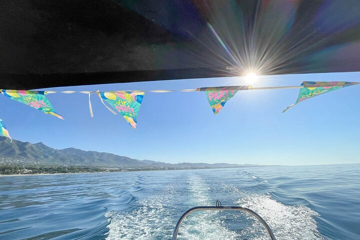 4 Hour Boat Ride in Jarana on the Bayliner Element XR7 - Image 3