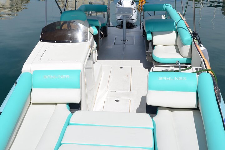 4 Hour Boat Ride in Jarana on the Bayliner Element XR7 - Image 1