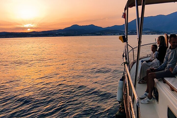 Boat ride at sunset + Glass of Cava + Seafood Tapa - Image 2