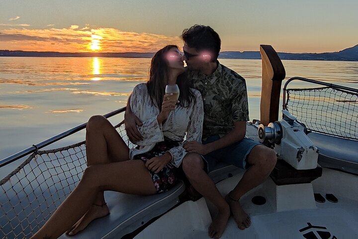 Boat ride at sunset + Glass of Cava + Seafood Tapa - Image 3