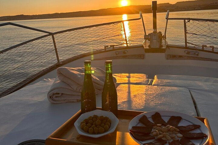 Private Tour + Gourmet Tasting (Ham + Drink). - Image 1