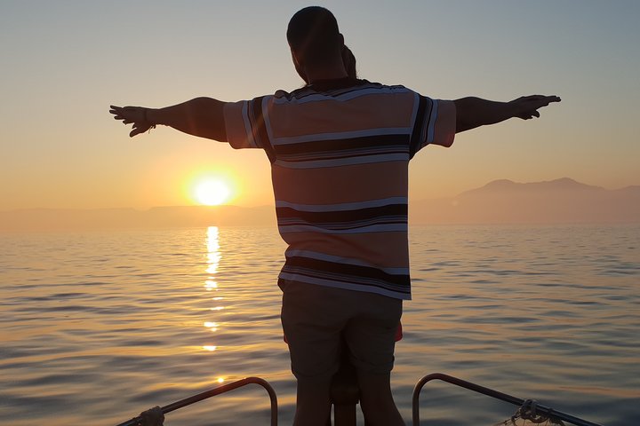 Romatic sea experience (Sunset + overnight + Breakfast) - Image 4