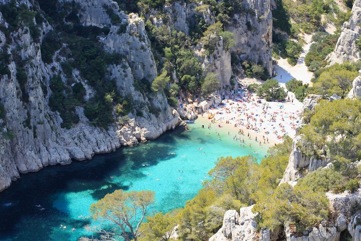 Aix en Provence and Cassis full day private tour - Image 2