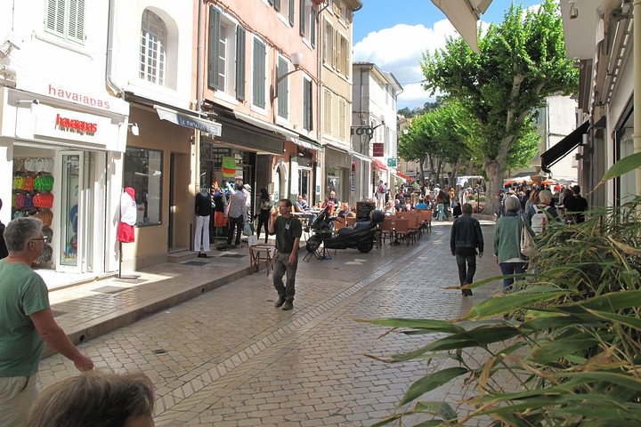 Aix en Provence & Cassis Tour - Image 5