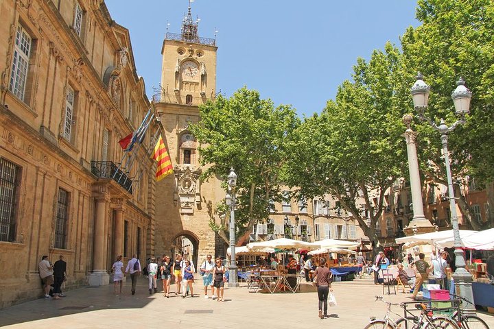 Aix en Provence, Marseille & Cassis Private Tour in Minivan - Image 4