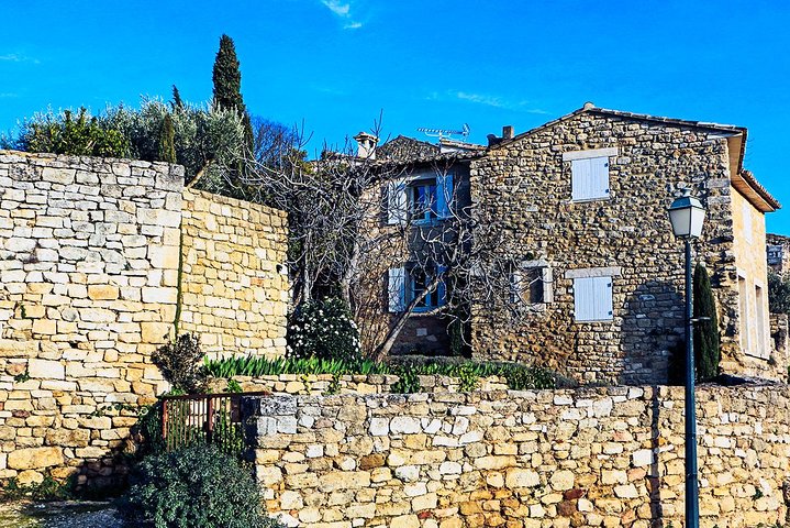 Avignon, Fontaine de Vaucluse & L'Isle sur la Sorgue's brocante & antiques - Image 3