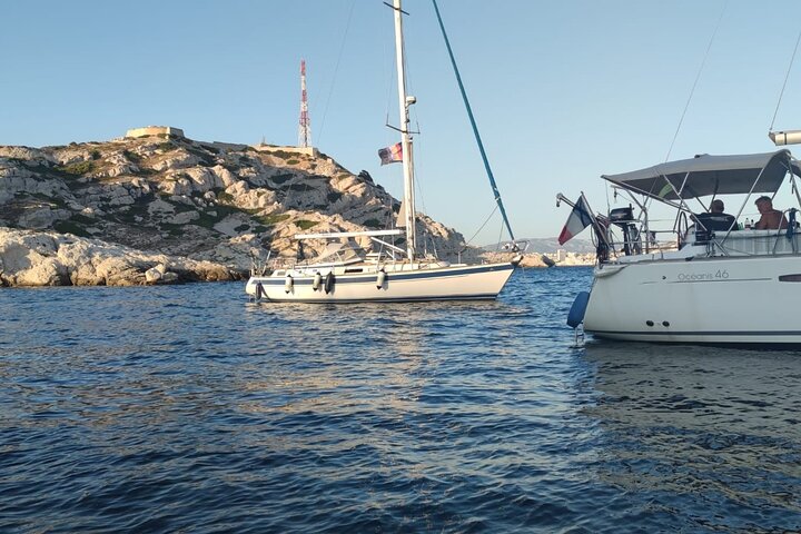 Daytime 13H - 17H Boat cruise on the Archipel & Calanques  - Image 4