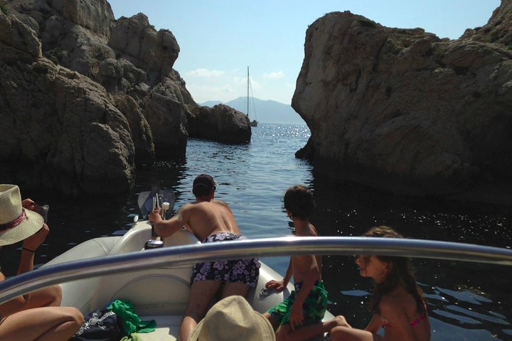 Discovery of the coves of the Blue Coast by boat - Image 4
