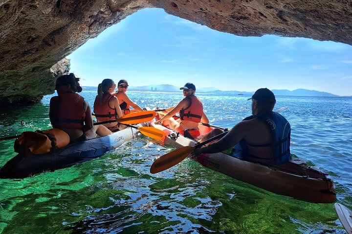 Guided kayak excursion in creeks - Image 3