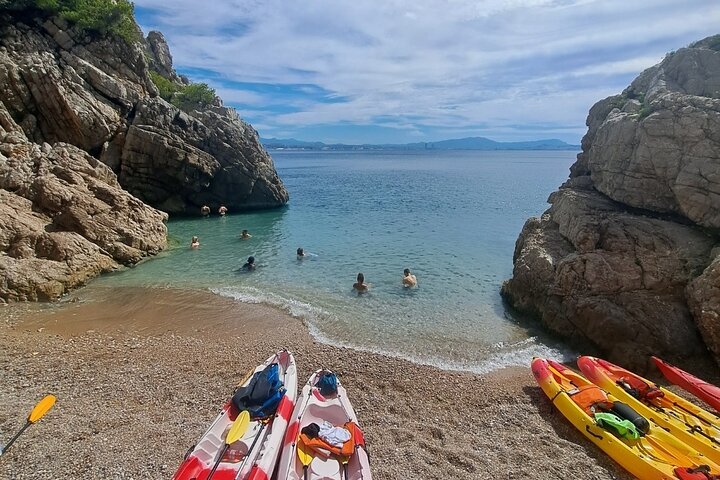 Guided kayak excursion in creeks - Image 4