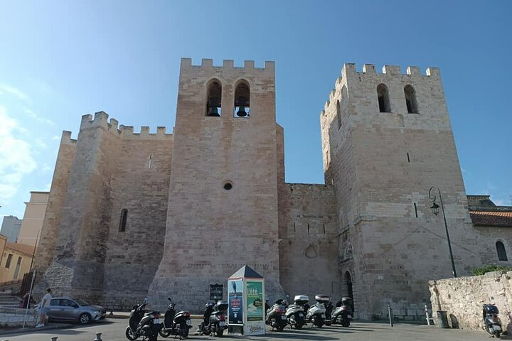 Marseille and Cassis Private Full-Day Tour - Image 3