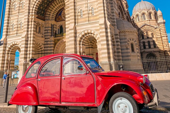 Marseille to Cassis by 2CV Citroën - Image 3