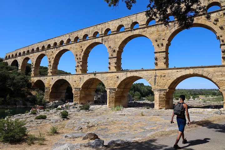 Pont du Gard to Villeneuve Les Avignon & Châteauneuf du Pape wine private tour - Image 1
