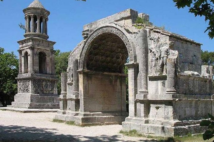 Saint Remy of Provence & Les Baux de Provence Minivan Tour - Image 3