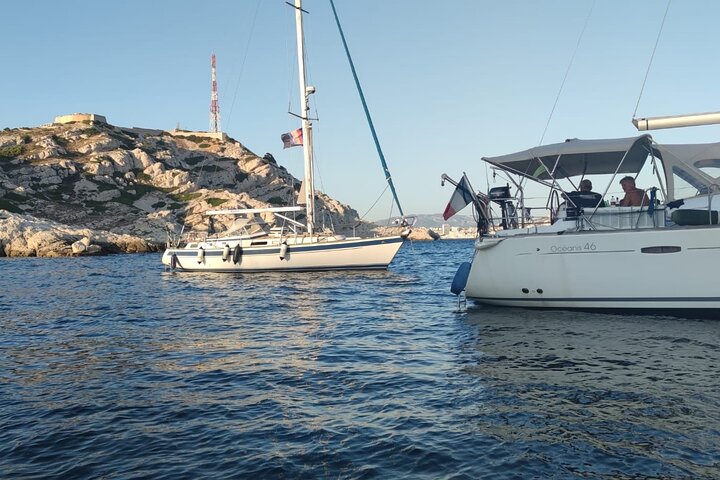 Sunrise boat cruise to the calanques & cote bleu marine park - Image 1