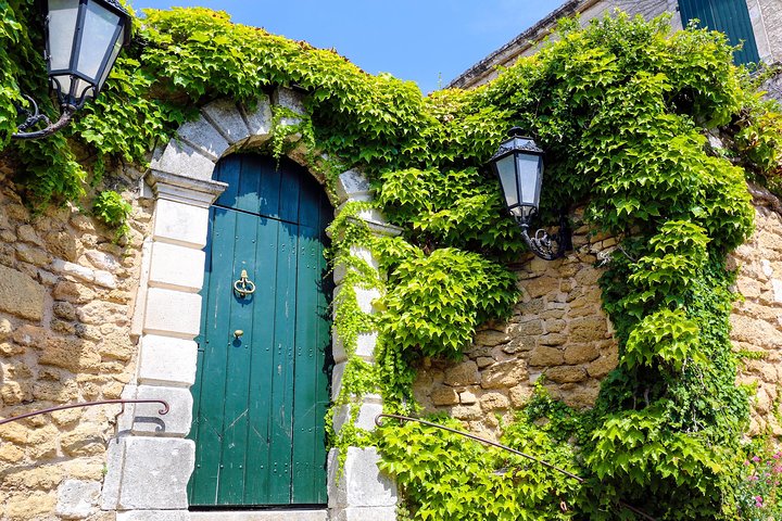 The tiny hilltop villages of the Luberon - from Gordes to Lourmarin private tour - Image 4