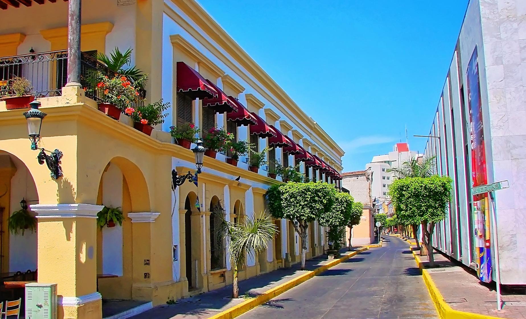 Private Sierra Madre Villages and Old Town - Image 1
