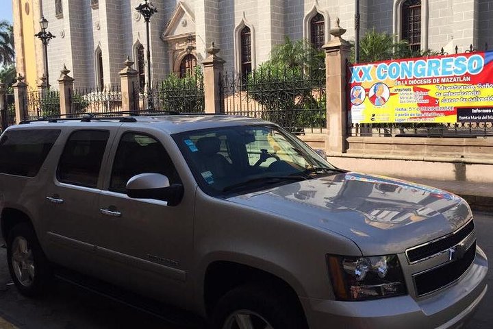 Private Van and Bilingual Local Driver - Image 1