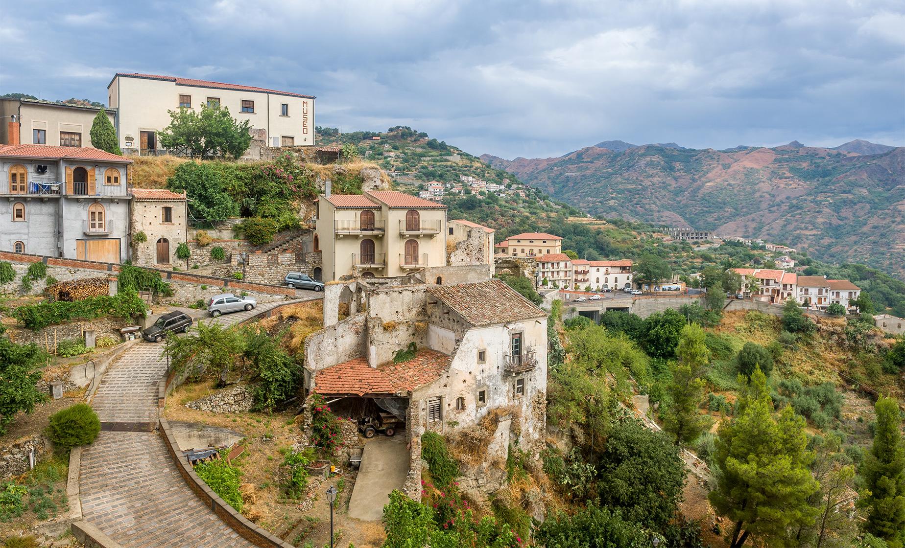 Taormina and Savoca with The Godfather - Image 1