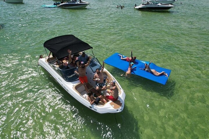 3 Hour Experience Luxury Cruiser in Miami - Image 2