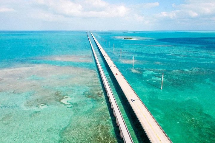 Full-Day Key West Tour and Coral Reef Snorkeling with Open Bar - Image 3