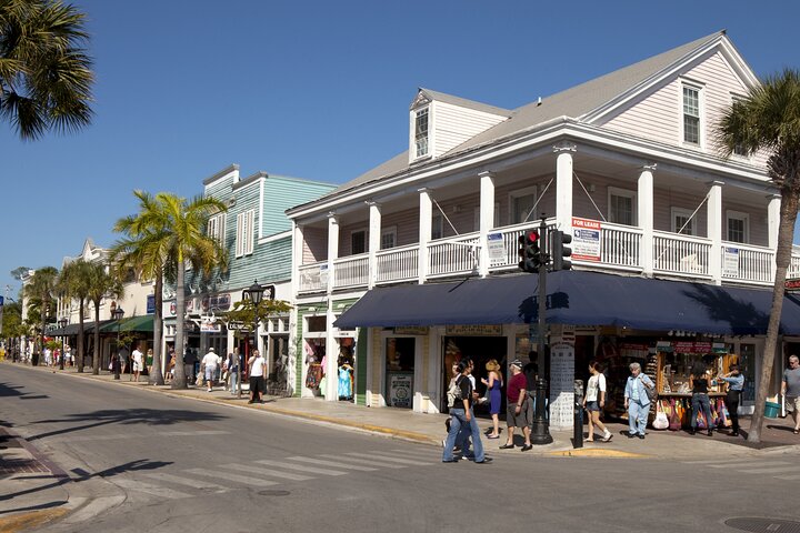  Miami: Key West Day Trip with Snorkeling and Open Bar  - Image 4