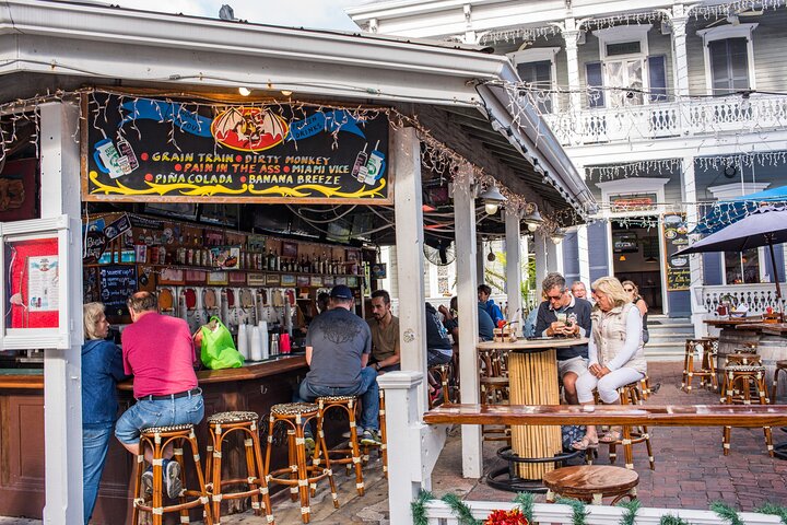  Miami: Key West Day Trip with Snorkeling and Open Bar  - Image 3
