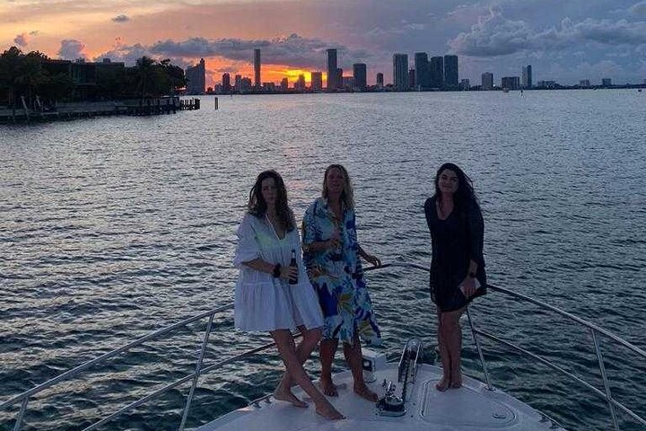 Pink Sky Sunset and Skyline Night Cruise on the Miami Bay - Image 5
