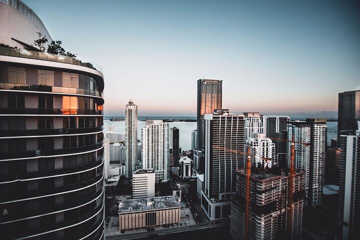 Private 4-hours City Tour of Miami with private driver/guide - Image 1