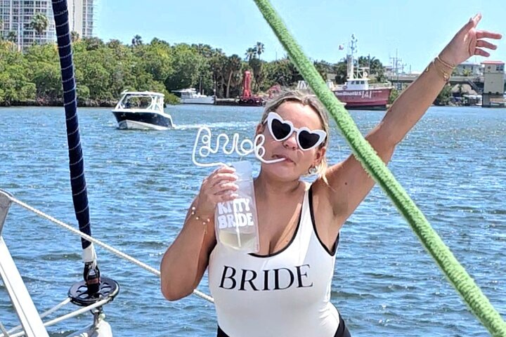 Private Sailing Charter Day Trip in Miami - Image 1