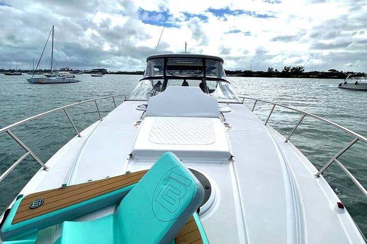 Private Yacht Party and Tour from Miami  - Image 3