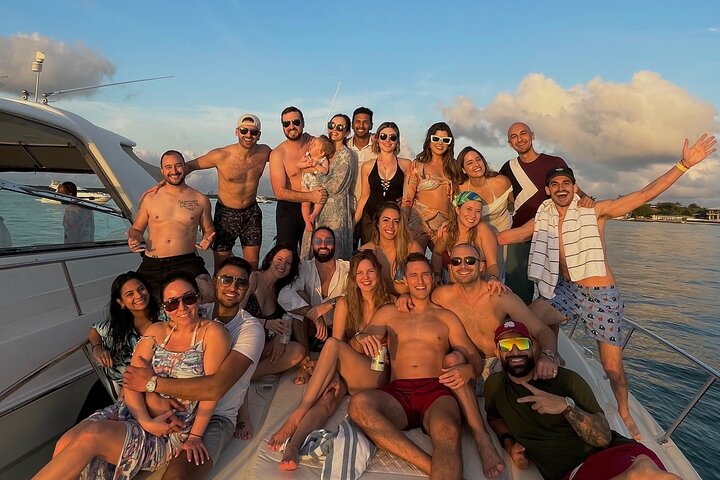 Private Yacht Party and Tour from Miami  - Image 1
