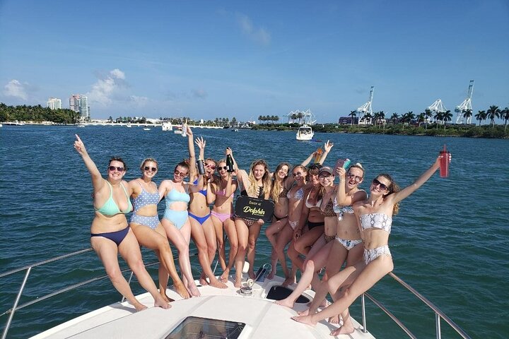 Up to 32Pax Glass Bottom Yacht Rental, Unforgettable Celebrations - Image 5