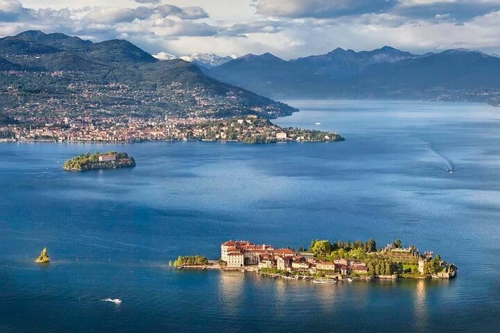 Stresa: Isola Madre & Isola Bella Hop-on Hop-off Boat tour - Image 1