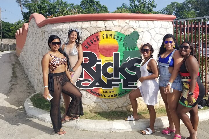 2. Negril Seven Miles Beach day and Rick's Cafe Sunset Full-Day Private Tour - Image 1