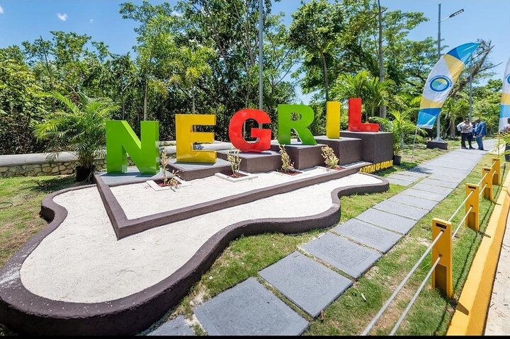  Bamboo Rafting Limestone Foot Massage/Negril 7 Miles Beach/Ricks Cafe Combo  - Image 3
