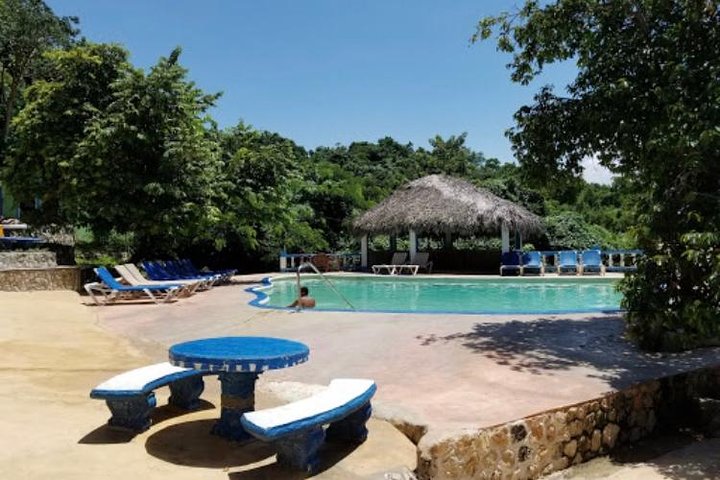 Blue Hole Mineral Spring and Ricks Cafe Private Tour - Image 2