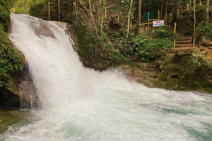 Blue Hole Ocho Rios Day Trip From Montego Bay - Image 5