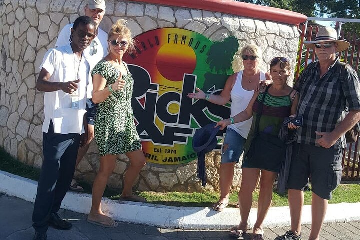 Bluehole and Rick's Cafe Combo Tour from Montego Bay Resorts - Image 1