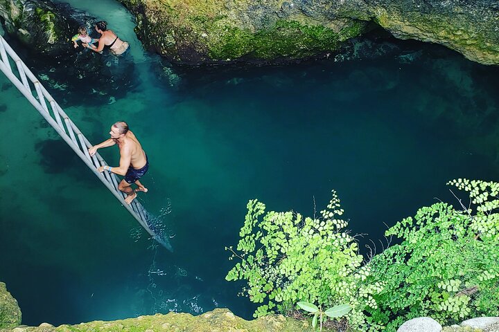 Bluehole and Rick's Cafe Combo Tour from Montego Bay Resorts - Image 2