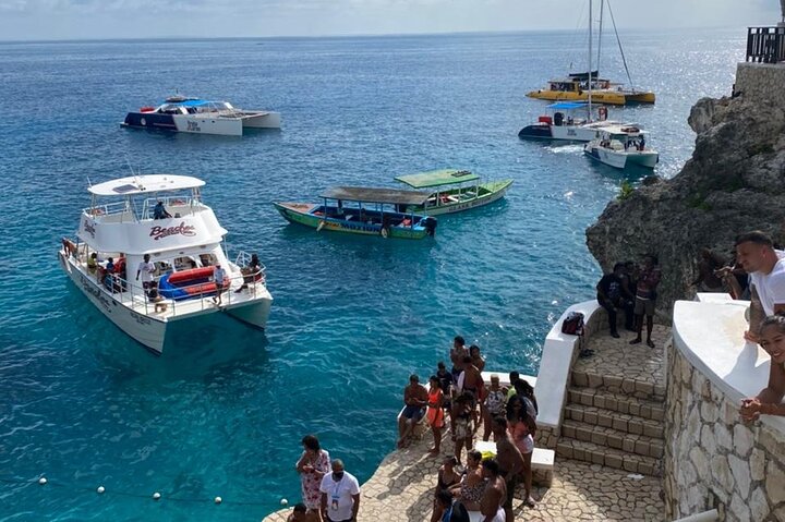 Bluehole and Rick's Cafe Combo Tour from Montego Bay Resorts - Image 3