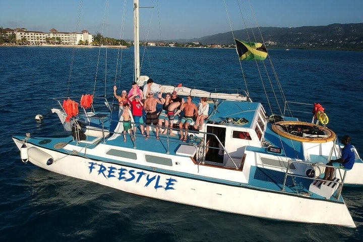 Catamaran, snorkeling & Dunn's River Falls  - Image 3
