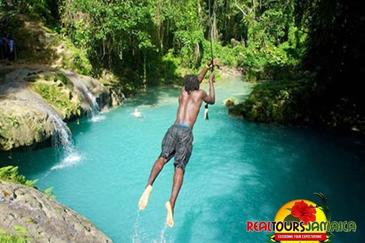 Chuck Norris Secret Falls/Blue Hole - Image 1
