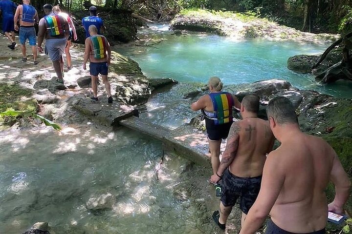 Combined Dunn’s River Falls Blue Hole & white river rafting  - Image 5