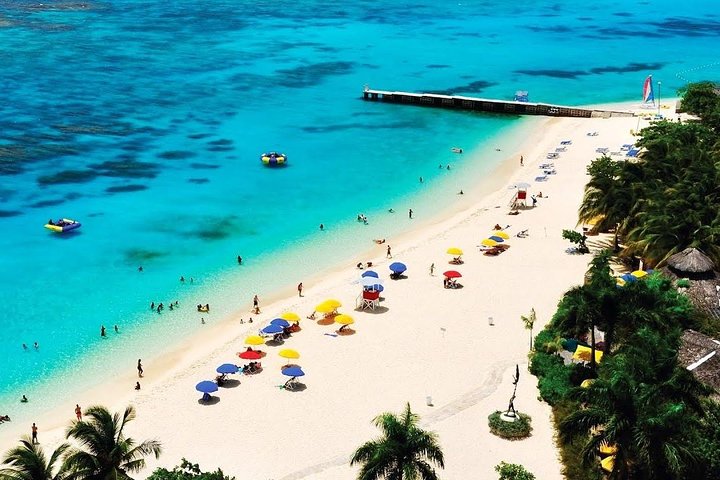 Doctor's Cave Beach and Jimmy Buffet's margaritaville with shopping - Image 1